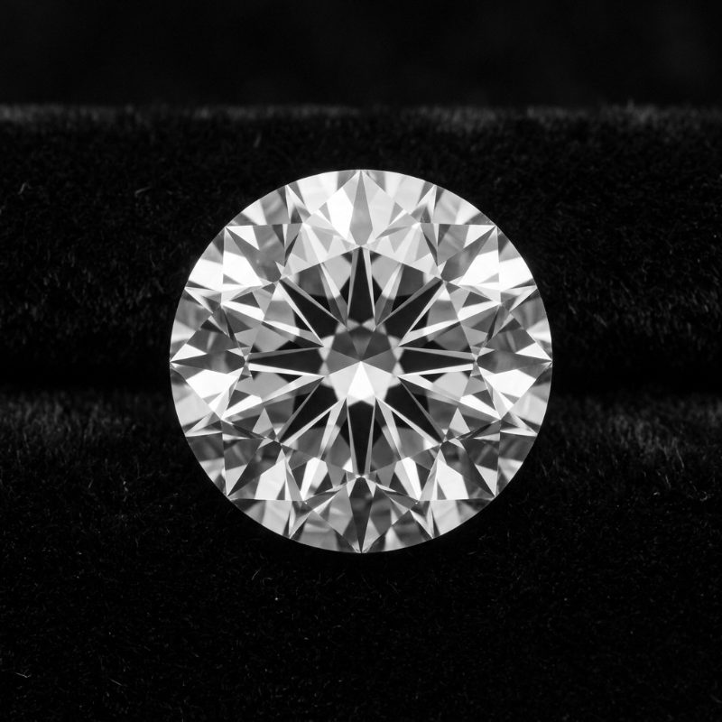 Round cut diamond, top view