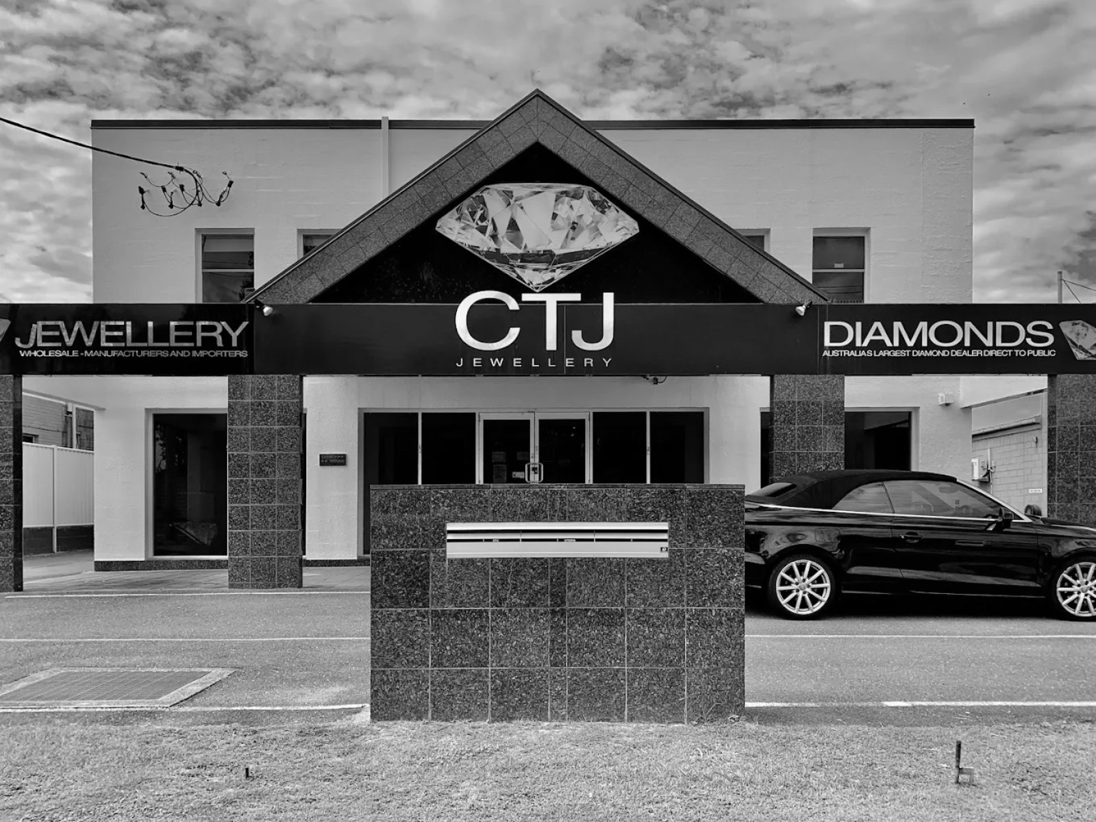 CTJ Jewellery showroom exterior at 37 Upton Street, Bundall, Gold Coast